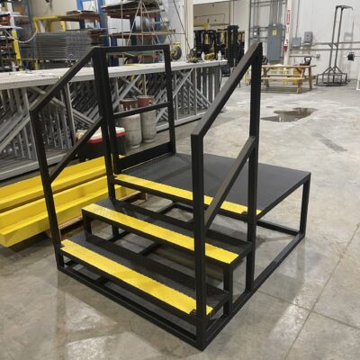 08-black-and-yellow-shorter-step-platform-min